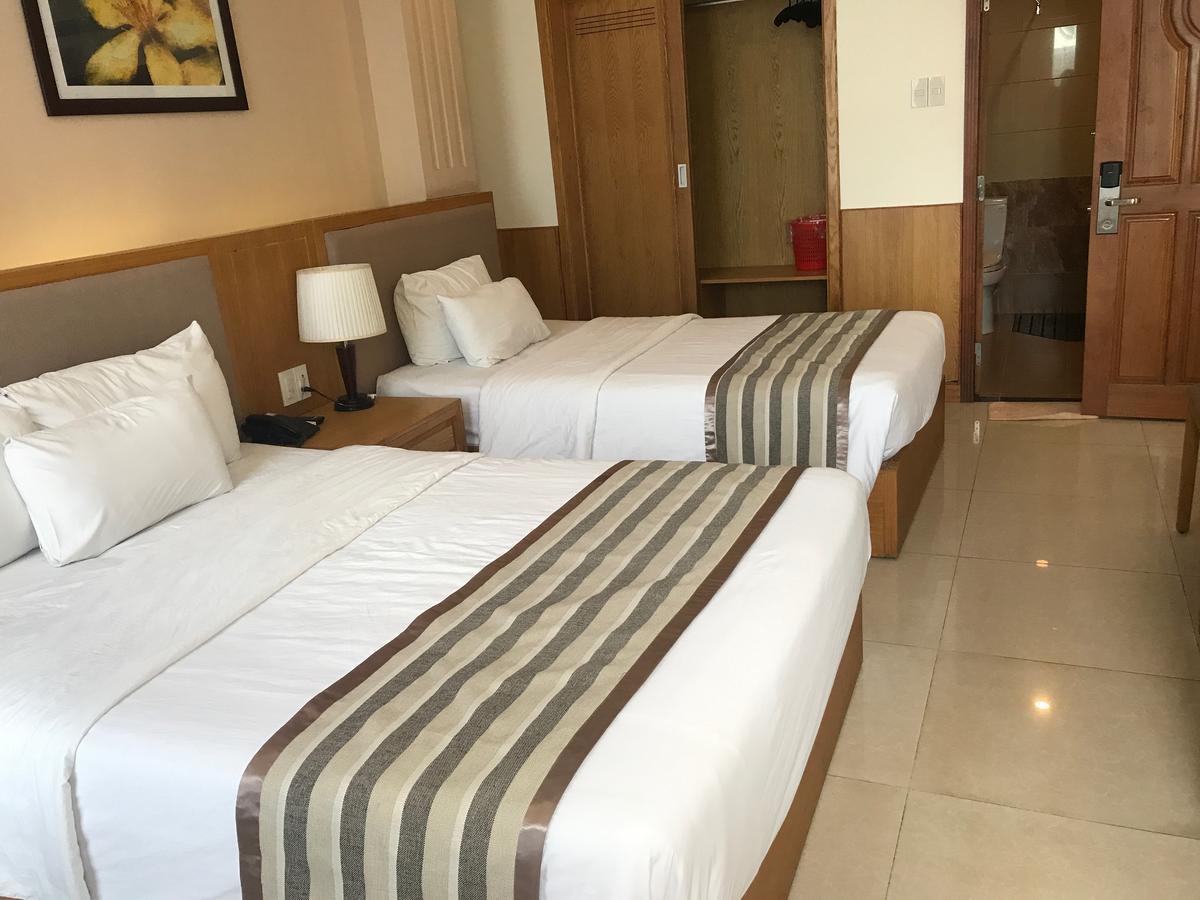 Elegant Hotel Pleiku Bagian luar foto