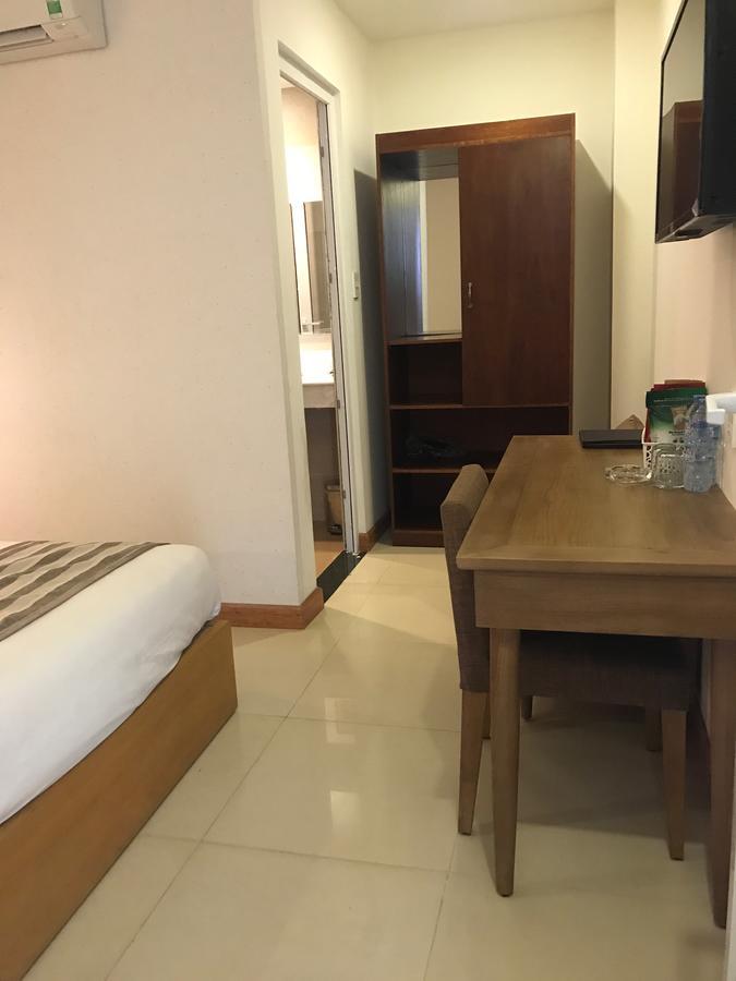 Elegant Hotel Pleiku Bagian luar foto