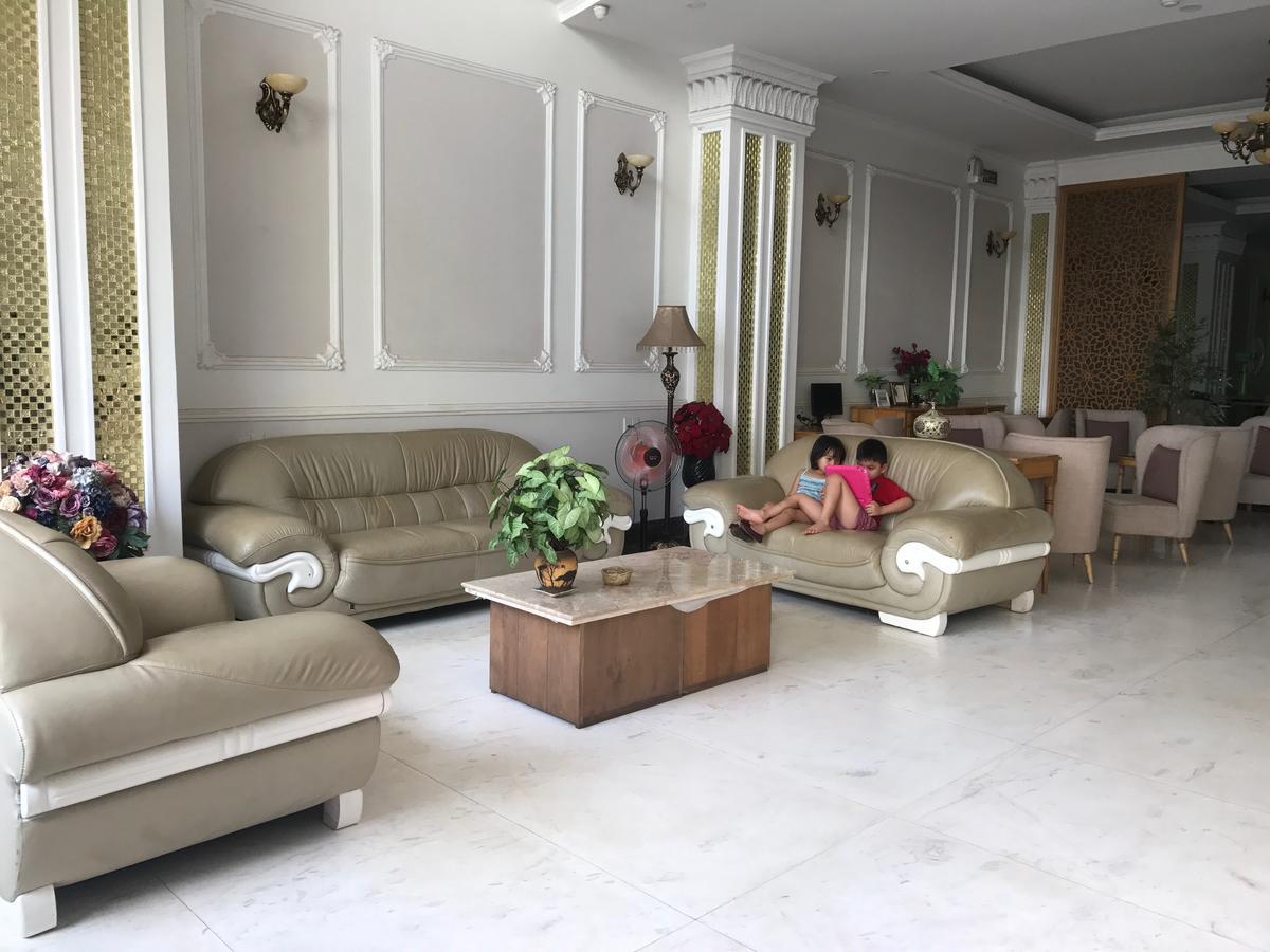 Elegant Hotel Pleiku Bagian luar foto